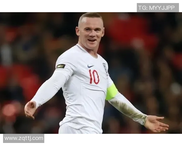 足球巨星的成长之路：从草根到巅峰的传奇人生探索